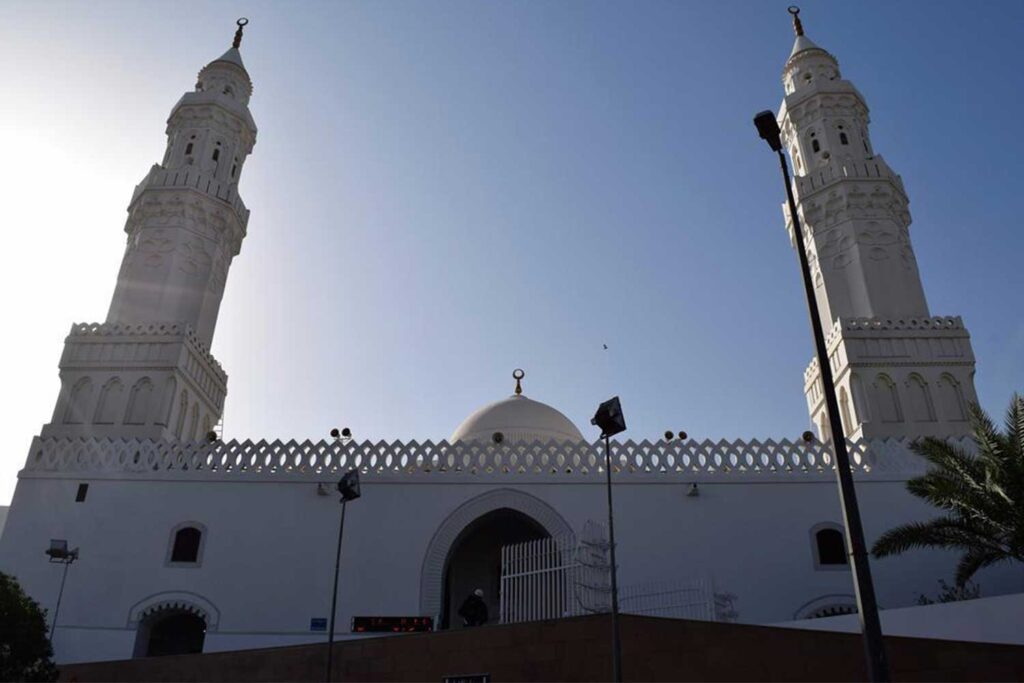 masjid qiblatain madina